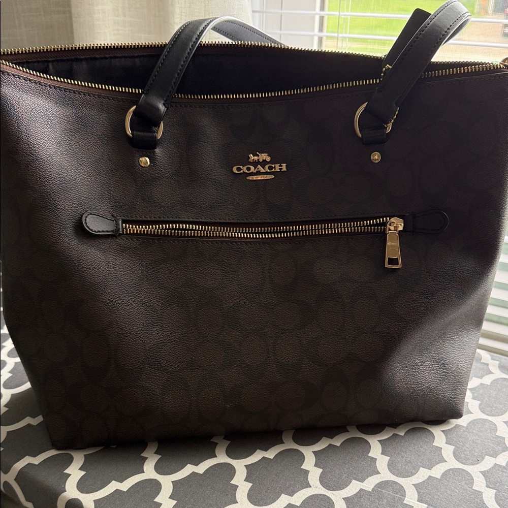 Coach Brown and Black Signature Tote with Gold Hardware - Picture 6 of 7